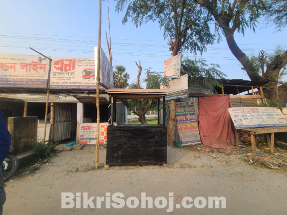 মজবুত কাঠের তৈরি আধুনিক চায়ের স্টল / দোকান।